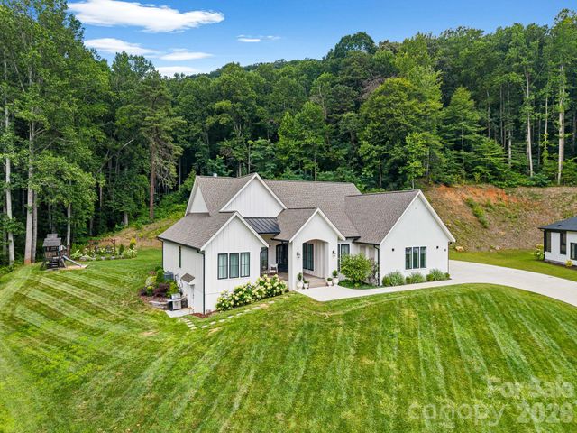 30 Bridgeway Drive, Candler, NC 28715
