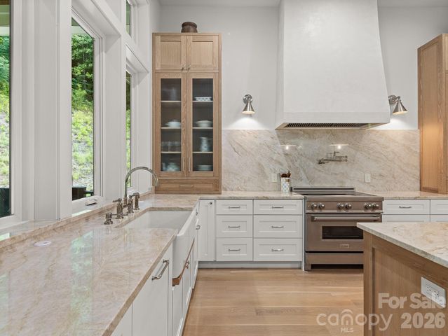 30 Bridgeway Drive, Candler, NC 28715