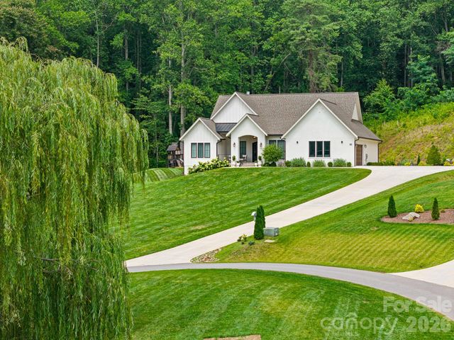30 Bridgeway Drive, Candler, NC 28715