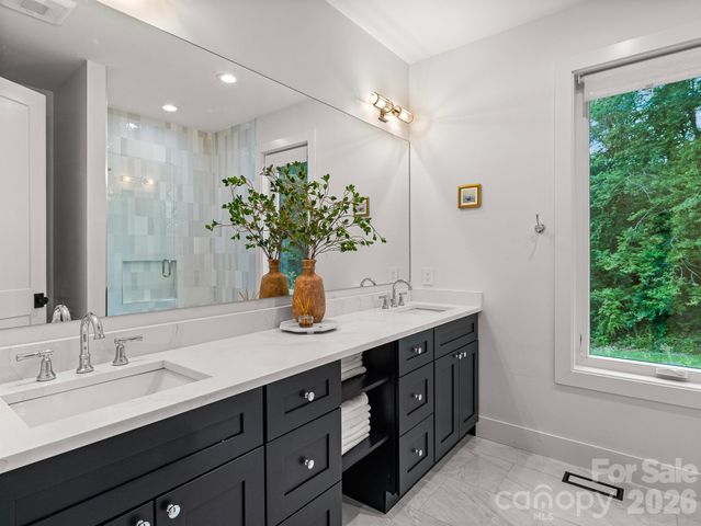 30 Bridgeway Drive, Candler, NC 28715
