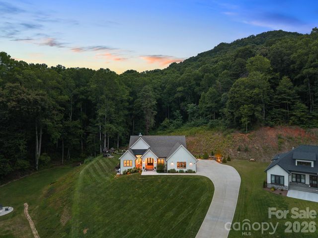 30 Bridgeway Drive, Candler, NC 28715