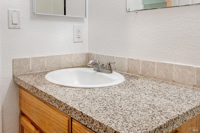 1316 Gillpepper Ln, Rohnert Park, CA 94928