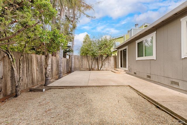 1316 Gillpepper Ln, Rohnert Park, CA 94928