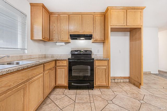 1316 Gillpepper Ln, Rohnert Park, CA 94928