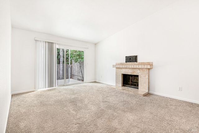 1316 Gillpepper Ln, Rohnert Park, CA 94928