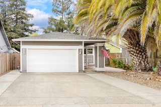 1316 Gillpepper Ln, Rohnert Park, CA 94928