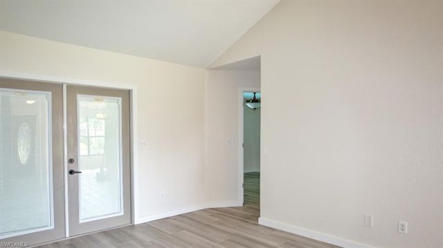 4053 Seaoats LN, Naples, FL 34112