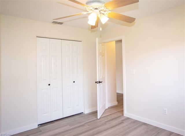 4053 Seaoats LN, Naples, FL 34112