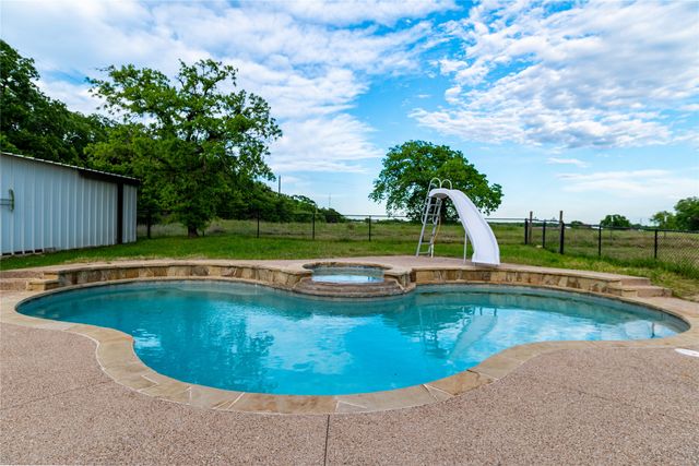 138 N Fm 1655, Alvord, TX 76225