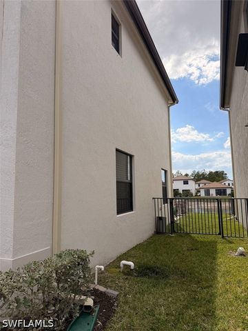 8956 Madrid CIR, Naples, FL 34104