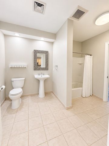 59 Walpole St 121, Canton, MA 02021