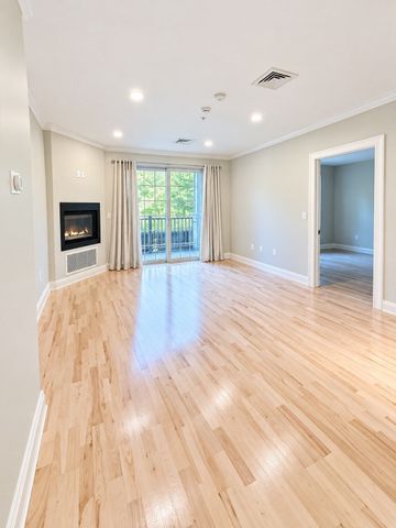 59 Walpole St 121, Canton, MA 02021