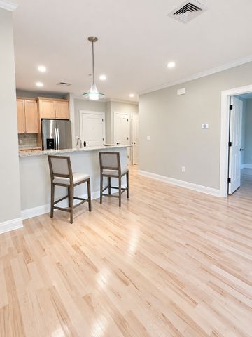 59 Walpole St 121, Canton, MA 02021