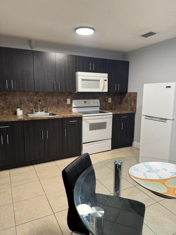 3451 48th Lane S, Lake Worth, FL 33461