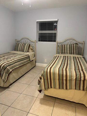 3451 48th Lane S, Lake Worth, FL 33461