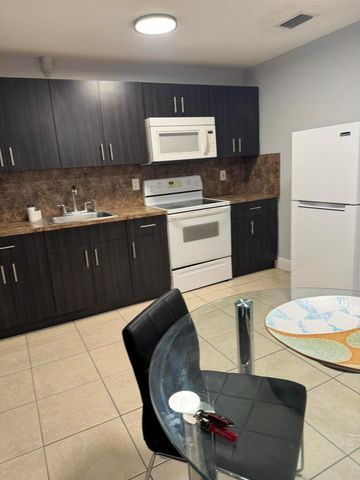 3451 48th Lane S, Lake Worth, FL 33461