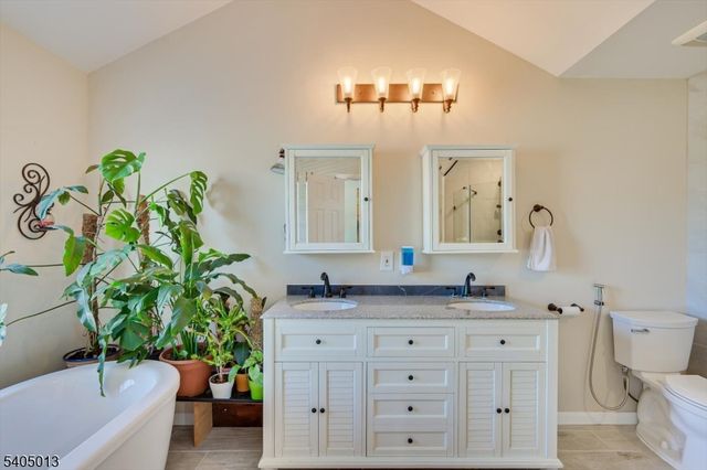 9 Magellan Way, Franklin Twp., NJ 08823