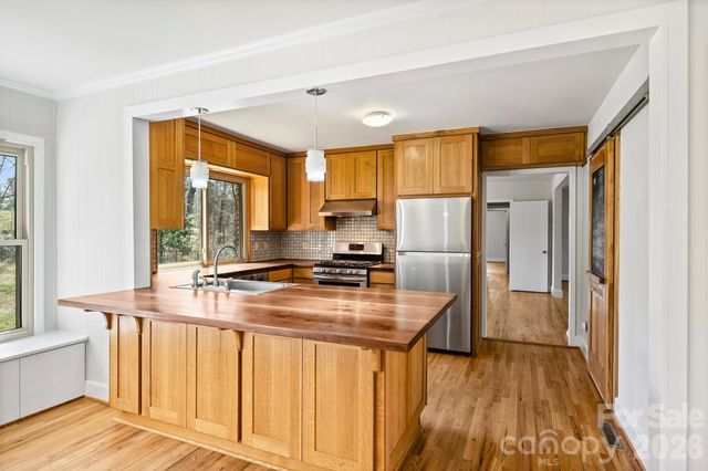 9436 Glen Brook Drive, Charlotte, NC 28215