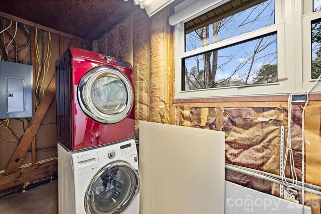 9436 Glen Brook Drive, Charlotte, NC 28215