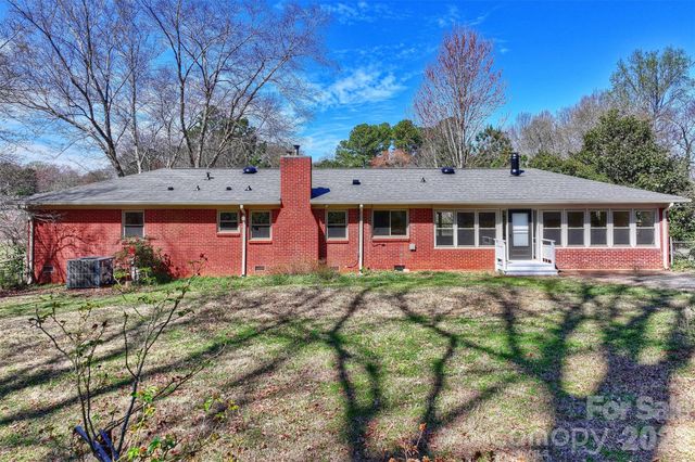9436 Glen Brook Drive, Charlotte, NC 28215