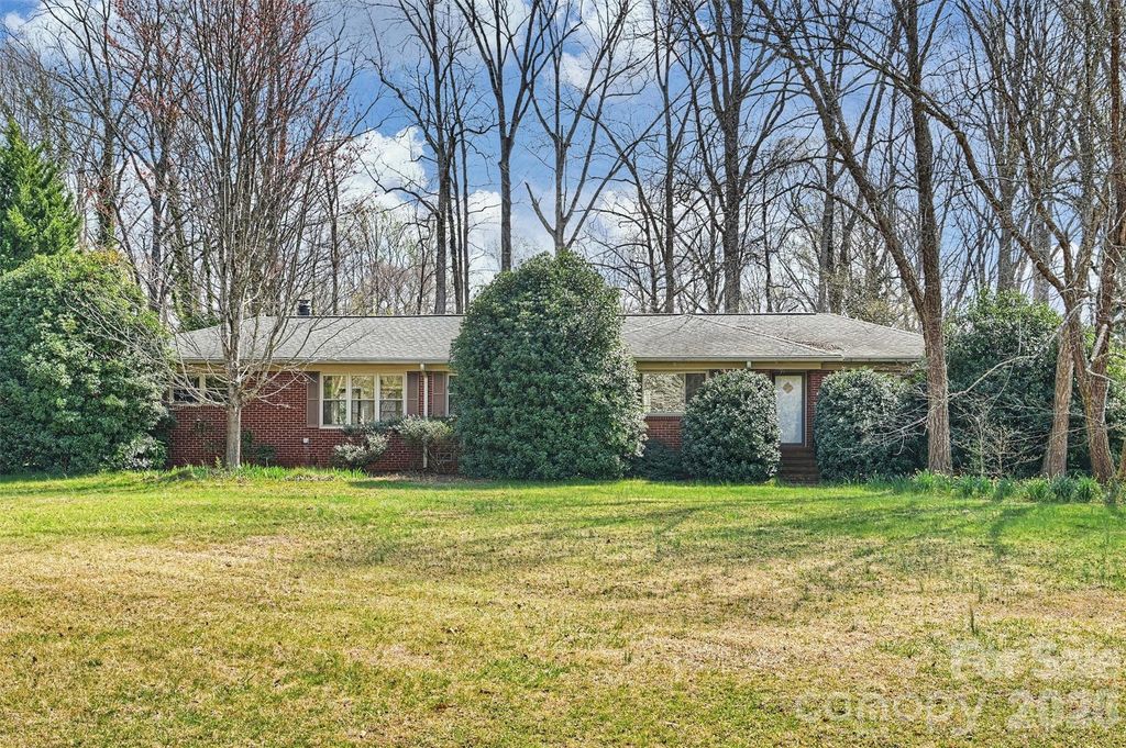 9436 Glen Brook Drive, Charlotte, NC 28215