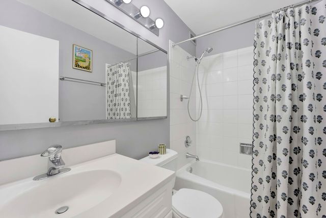 3150 N Sheridan Road 14A, Chicago, IL 60657