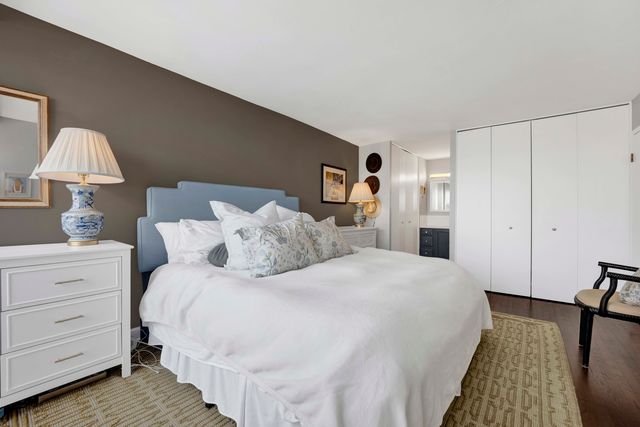 3150 N Sheridan Road 14A, Chicago, IL 60657