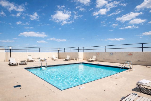 3150 N Sheridan Road 14A, Chicago, IL 60657