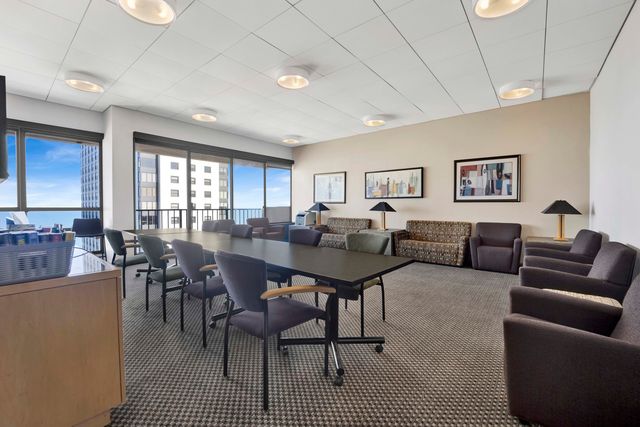 3150 N Sheridan Road 14A, Chicago, IL 60657