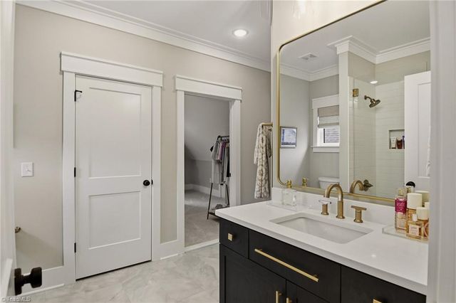 1181 Maple Chase Lane, Winston-salem, NC 27106