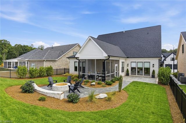 1181 Maple Chase Lane, Winston-salem, NC 27106