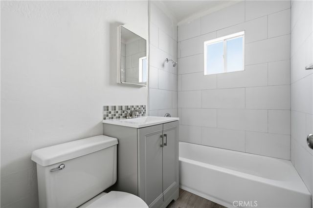 2472 Chestnut Avenue, Long Beach, CA 90806