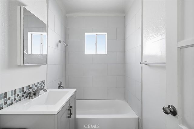 2472 Chestnut Avenue, Long Beach, CA 90806