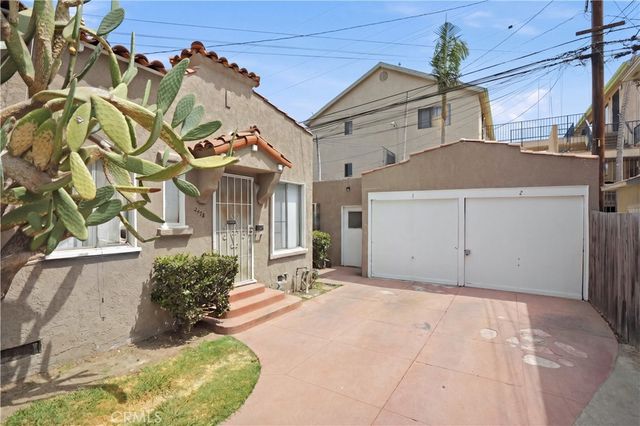 2472 Chestnut Avenue, Long Beach, CA 90806
