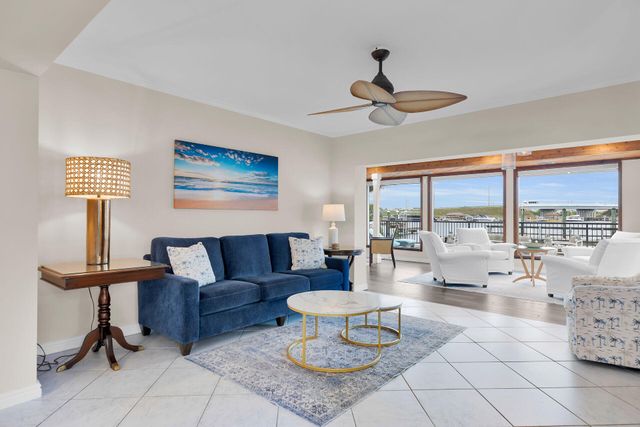 827 Eisenhower Drive, Key West, FL 33040