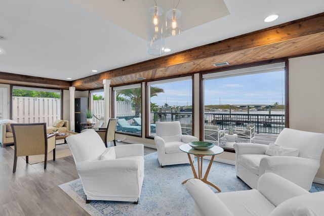 827 Eisenhower Drive, Key West, FL 33040