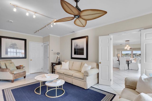 827 Eisenhower Drive, Key West, FL 33040