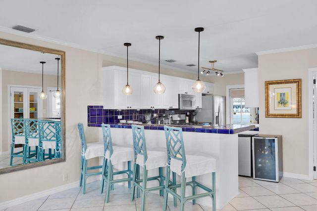 827 Eisenhower Drive, Key West, FL 33040