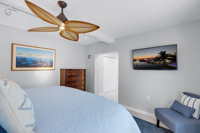 827 Eisenhower Drive, Key West, FL 33040