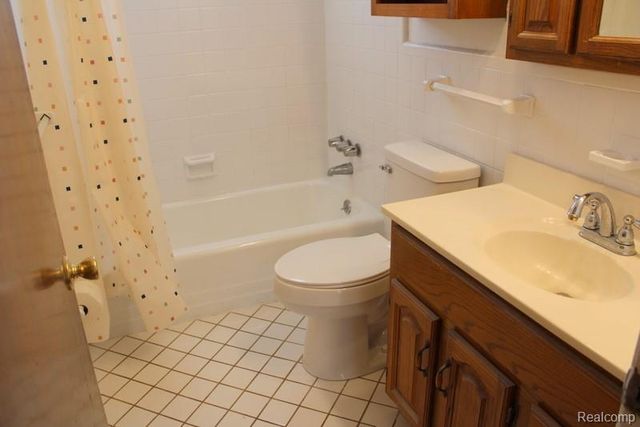 1554 London Avenue, Lincoln Park, MI 48146