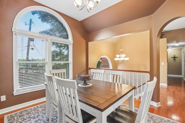 409 Sunset Ct, Hermitage, TN 37076