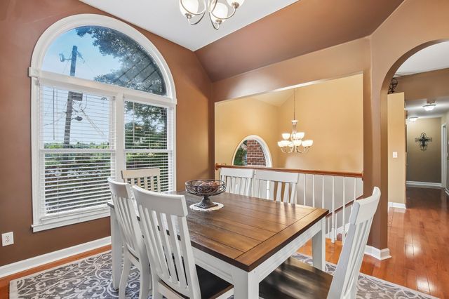 409 Sunset Ct, Hermitage, TN 37076