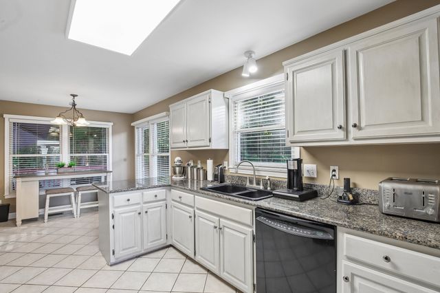 409 Sunset Ct, Hermitage, TN 37076