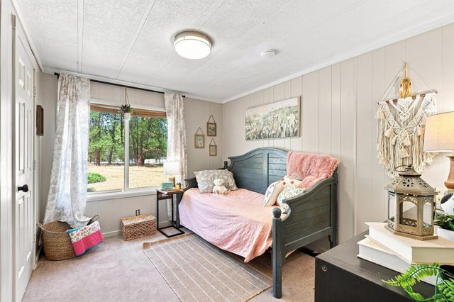 15325 W Charles Rd, Nine Mile Falls, WA 99026