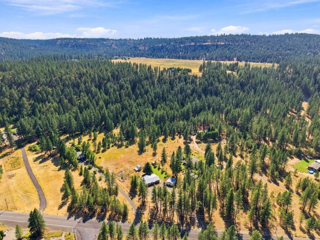 15325 W Charles Rd, Nine Mile Falls, WA 99026