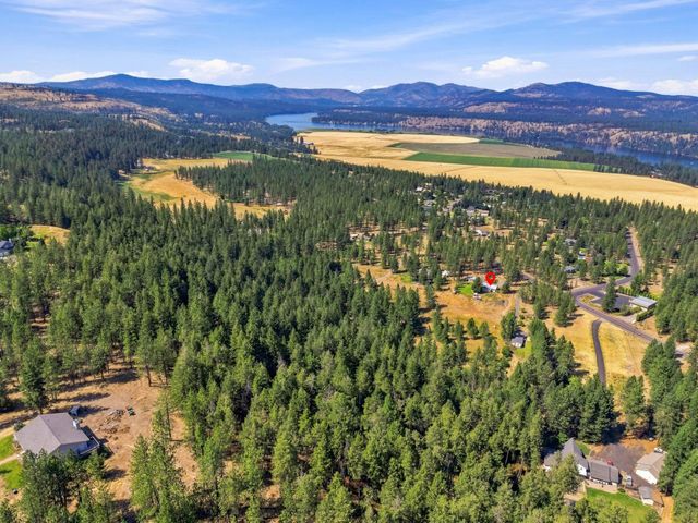 15325 W Charles Rd, Nine Mile Falls, WA 99026