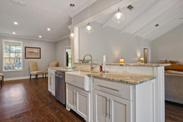 214 Lynnwood, Hattiesburg, MS 39402