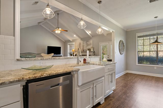 214 Lynnwood, Hattiesburg, MS 39402