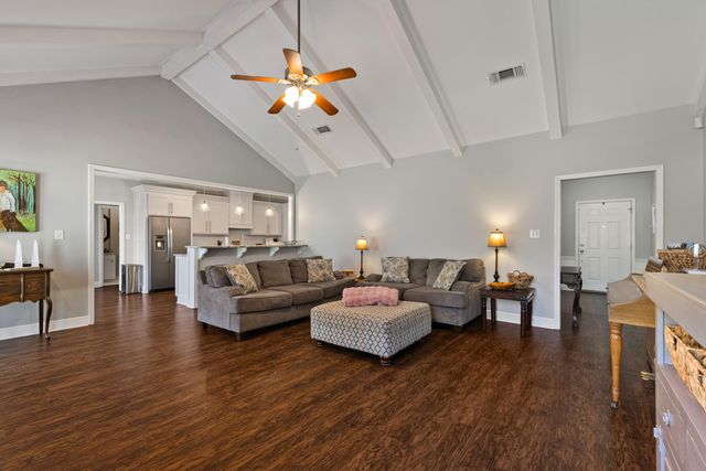 214 Lynnwood, Hattiesburg, MS 39402