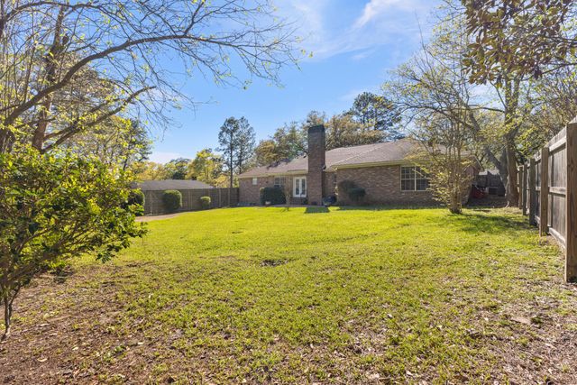 214 Lynnwood, Hattiesburg, MS 39402